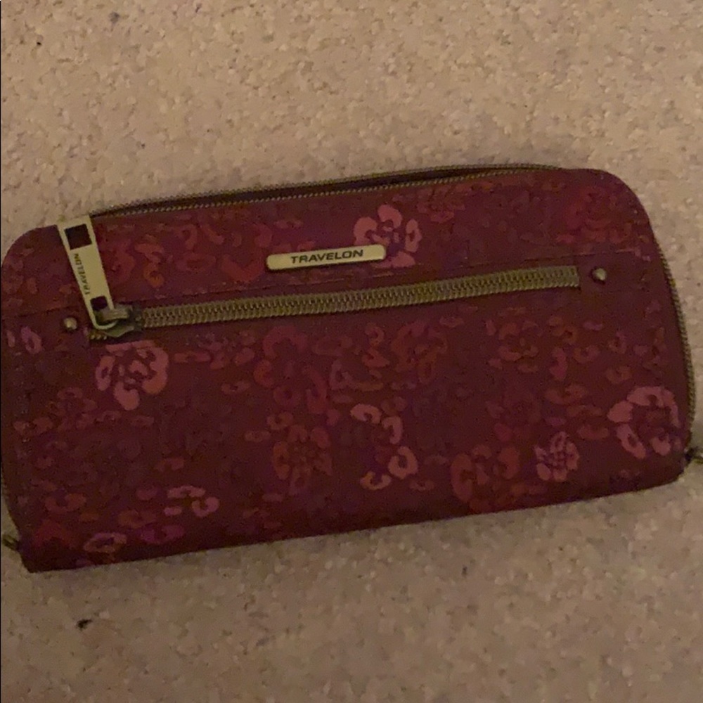 Travelon Anti Theft Wallet